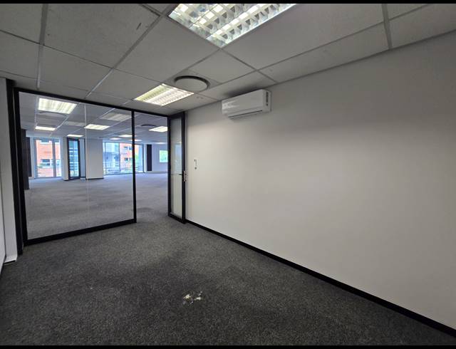 669M² OFFICE TO LET IN BRYANSTON